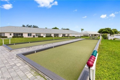 Welcome to this 3 bedroom, 2 bathroom, 2 car garage villa in the on Myerlee Country Club in Florida - for sale on GolfHomes.com, golf home, golf lot