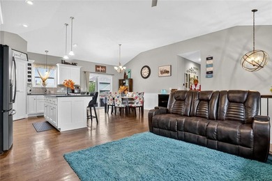 Set in Rollins Landing, this 5 Bedroom, 3 Bathroom home blends on Paradise Pointe Golf Complex in Missouri - for sale on GolfHomes.com, golf home, golf lot