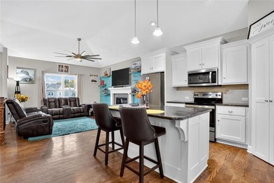 Set in Rollins Landing, this 5 Bedroom, 3 Bathroom home blends on Paradise Pointe Golf Complex in Missouri - for sale on GolfHomes.com, golf home, golf lot