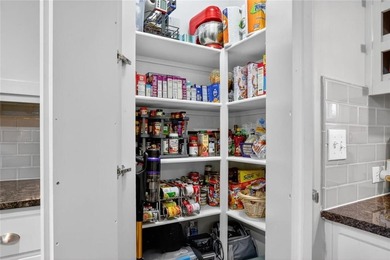 Set in Rollins Landing, this 5 Bedroom, 3 Bathroom home blends on Paradise Pointe Golf Complex in Missouri - for sale on GolfHomes.com, golf home, golf lot