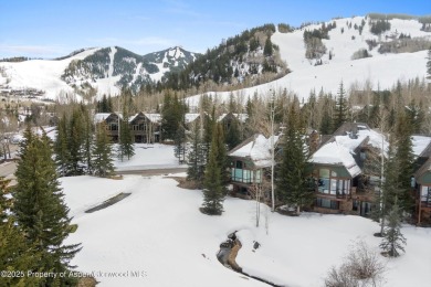 Nestled in the prestigious Maroon Green Townhomes, this on Maroon Creek Club in Colorado - for sale on GolfHomes.com, golf home, golf lot