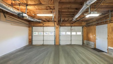 Welcome to this inviting 3-bedroom, 2-bath split-level home on Fairfield Plantation Golf and Country Club in Georgia - for sale on GolfHomes.com, golf home, golf lot