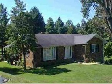 Elegant Home with direct golf course access. 

Welcome to 667 on Elizabethton Municipal Golf Club in Tennessee - for sale on GolfHomes.com, golf home, golf lot