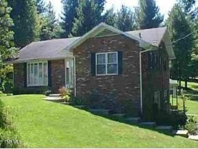 Elegant Home with direct golf course access. 

Welcome to 667 on Elizabethton Municipal Golf Club in Tennessee - for sale on GolfHomes.com, golf home, golf lot