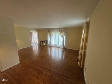Elegant Home with direct golf course access. 

Welcome to 667 on Elizabethton Municipal Golf Club in Tennessee - for sale on GolfHomes.com, golf home, golf lot