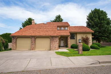 MLS# 285202 Welcome to 2929 S Ledbetter Place--an elegant and on Canyon Lakes Golf Course in Washington - for sale on GolfHomes.com, golf home, golf lot