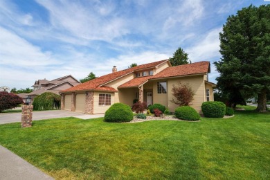 MLS# 285202 Welcome to 2929 S Ledbetter Place--an elegant and on Canyon Lakes Golf Course in Washington - for sale on GolfHomes.com, golf home, golf lot