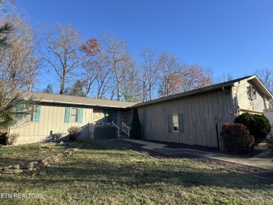 This 3 bedroom, 2.5 bathroom west-facing ranch home in the on Stonehenge Golf Course in Tennessee - for sale on GolfHomes.com, golf home, golf lot