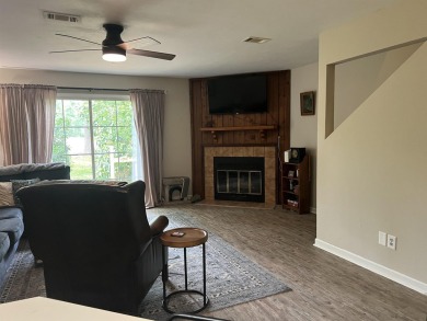 Well kept end unit. 2 BR 2.5 Bath townhouse with high ceilings on Hilaman Park Golf Course in Florida - for sale on GolfHomes.com, golf home, golf lot