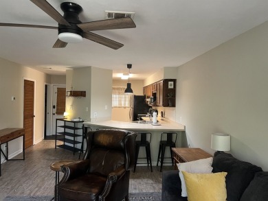 Well kept end unit. 2 BR 2.5 Bath townhouse with high ceilings on Hilaman Park Golf Course in Florida - for sale on GolfHomes.com, golf home, golf lot