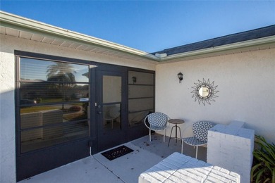 This newly remodeled 2 bedroom, 2 bath, 1 car garage villa is on Highland Lakes Executive Golf Course in Florida - for sale on GolfHomes.com, golf home, golf lot