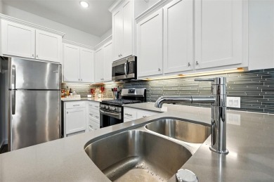 Modern  updated townhouse in the prime North Richland Hills on Iron Horse Golf Course in Texas - for sale on GolfHomes.com, golf home, golf lot