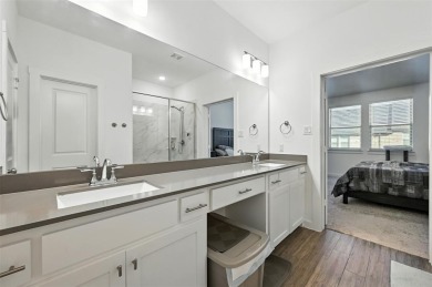 Modern  updated townhouse in the prime North Richland Hills on Iron Horse Golf Course in Texas - for sale on GolfHomes.com, golf home, golf lot