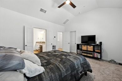 Modern  updated townhouse in the prime North Richland Hills on Iron Horse Golf Course in Texas - for sale on GolfHomes.com, golf home, golf lot