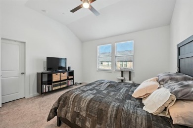 Modern  updated townhouse in the prime North Richland Hills on Iron Horse Golf Course in Texas - for sale on GolfHomes.com, golf home, golf lot