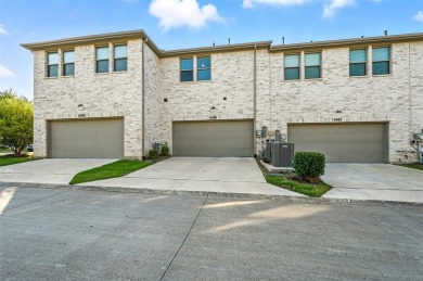 Modern  updated townhouse in the prime North Richland Hills on Iron Horse Golf Course in Texas - for sale on GolfHomes.com, golf home, golf lot