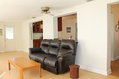 Welcome to this beautifully maintained Eden home with 1598 sq ft on Mainlands Golf Club in Florida - for sale on GolfHomes.com, golf home, golf lot