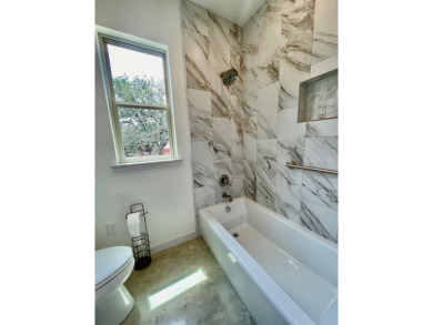 Beautiful new 3/2 custom all Electric home by Clay Lane Homes on on Lighthouse Golf Course in Texas - for sale on GolfHomes.com, golf home, golf lot