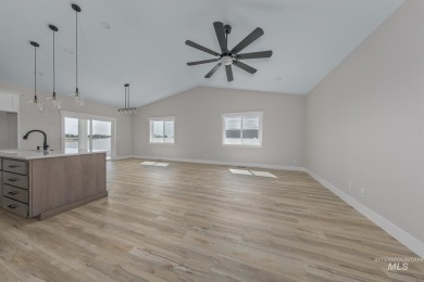 Step into 1800 sq ft of elegance with a view. Soft neutral on Scotch Pines Golf Course in Idaho - for sale on GolfHomes.com, golf home, golf lot