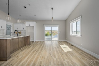 Step into 1800 sq ft of elegance with a view. Soft neutral on Scotch Pines Golf Course in Idaho - for sale on GolfHomes.com, golf home, golf lot