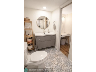 Gorgeous 2/2 condo in a desired golf community of PalmAire - on Palm-Aire Country Club and Resort - Palms in Florida - for sale on GolfHomes.com, golf home, golf lot