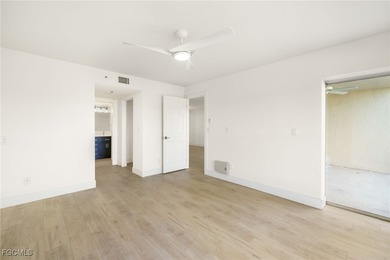 SELLER IS VERY MOTIVATED!!! Kelly Greens Golf & Country Club on Kelly Greens Golf and Country Club in Florida - for sale on GolfHomes.com, golf home, golf lot