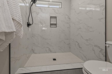 Step into 1800 sq ft of elegance with a view. Soft neutral on Scotch Pines Golf Course in Idaho - for sale on GolfHomes.com, golf home, golf lot