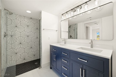 SELLER IS VERY MOTIVATED!!! Kelly Greens Golf & Country Club on Kelly Greens Golf and Country Club in Florida - for sale on GolfHomes.com, golf home, golf lot