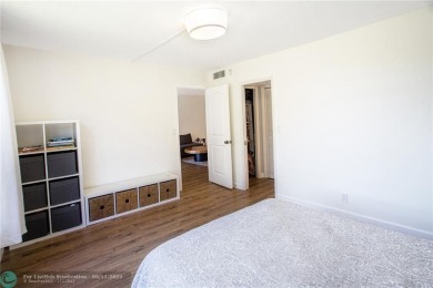 Gorgeous 2/2 condo in a desired golf community of PalmAire - on Palm-Aire Country Club and Resort - Palms in Florida - for sale on GolfHomes.com, golf home, golf lot