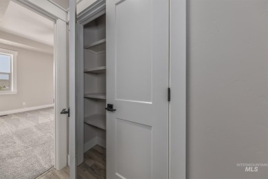 Step into 1800 sq ft of elegance with a view. Soft neutral on Scotch Pines Golf Course in Idaho - for sale on GolfHomes.com, golf home, golf lot