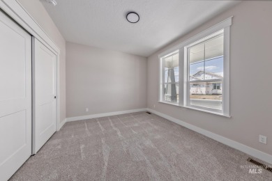 Step into 1800 sq ft of elegance with a view. Soft neutral on Scotch Pines Golf Course in Idaho - for sale on GolfHomes.com, golf home, golf lot