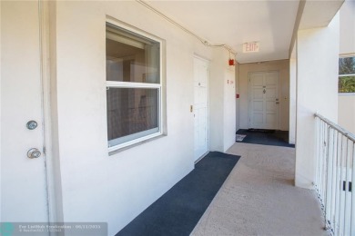 Gorgeous 2/2 condo in a desired golf community of PalmAire - on Palm-Aire Country Club and Resort - Palms in Florida - for sale on GolfHomes.com, golf home, golf lot