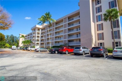 Gorgeous 2/2 condo in a desired golf community of PalmAire - on Palm-Aire Country Club and Resort - Palms in Florida - for sale on GolfHomes.com, golf home, golf lot