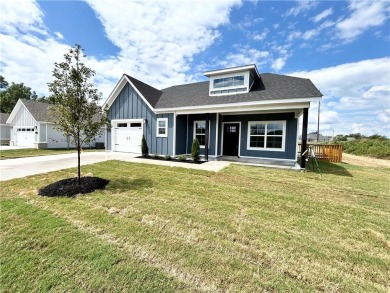 Discover this stunning new cons't craftsman style home located on Bella Vista Country Club - Highlands in Arkansas - for sale on GolfHomes.com, golf home, golf lot