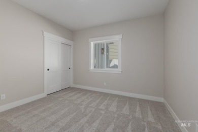 Step into 1800 sq ft of elegance with a view. Soft neutral on Scotch Pines Golf Course in Idaho - for sale on GolfHomes.com, golf home, golf lot