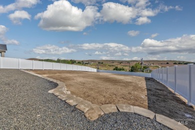Step into 1800 sq ft of elegance with a view. Soft neutral on Scotch Pines Golf Course in Idaho - for sale on GolfHomes.com, golf home, golf lot