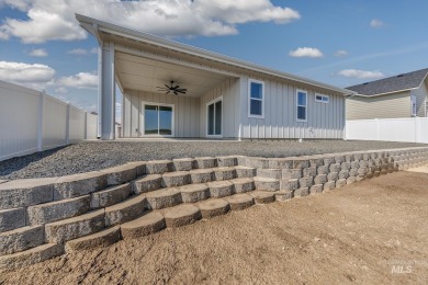 Step into 1800 sq ft of elegance with a view. Soft neutral on Scotch Pines Golf Course in Idaho - for sale on GolfHomes.com, golf home, golf lot
