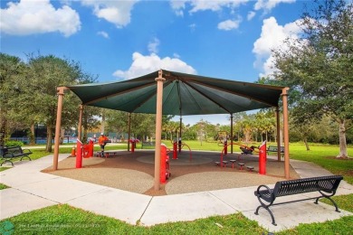 Gorgeous 2/2 condo in a desired golf community of PalmAire - on Palm-Aire Country Club and Resort - Palms in Florida - for sale on GolfHomes.com, golf home, golf lot