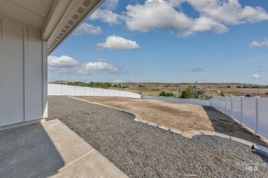 Step into 1800 sq ft of elegance with a view. Soft neutral on Scotch Pines Golf Course in Idaho - for sale on GolfHomes.com, golf home, golf lot
