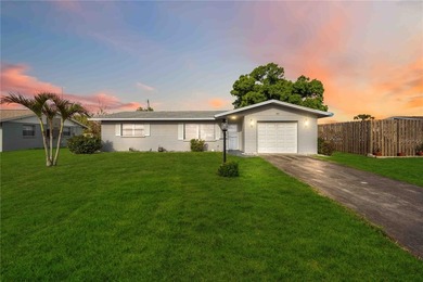 Charming Venice Retreat with Spacious Yard - Ideal for on Venice East Golf Club in Florida - for sale on GolfHomes.com, golf home, golf lot