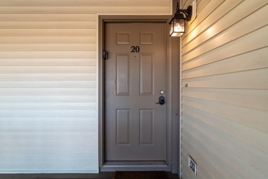 Beautiful, 1-bedroom/1-bath condo overlooking the 18th fairway on Pointe Royale Village Country Club in Missouri - for sale on GolfHomes.com, golf home, golf lot
