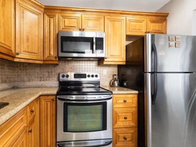 Perfect Location for this stunning second floor 2 bedrooms and 2 on Kings Point Golf -Flanders Way in Florida - for sale on GolfHomes.com, golf home, golf lot