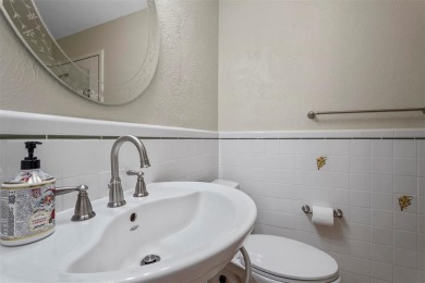 Discover the charm of this beautiful 2BR, 2BA corner condo with on Stevens Park Golf Course in Texas - for sale on GolfHomes.com, golf home, golf lot