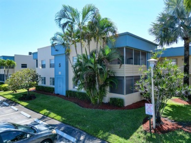 Perfect Location for this stunning second floor 2 bedrooms and 2 on Kings Point Golf -Flanders Way in Florida - for sale on GolfHomes.com, golf home, golf lot