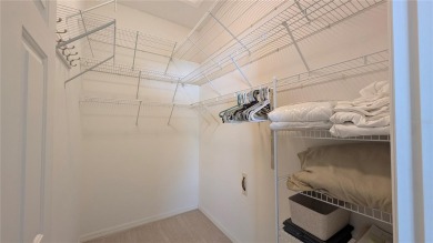This charming 2-bedroom, 2-bathroom courtyard villa offers 1,132 on The Links of Spruce Creek in Florida - for sale on GolfHomes.com, golf home, golf lot
