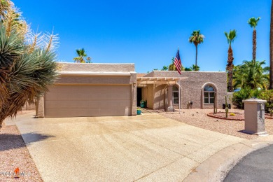 Move right in! Enjoy a great open floor plan with vaulted on Cottonwood Country Club in Arizona - for sale on GolfHomes.com, golf home, golf lot