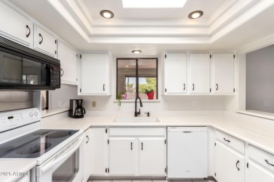 Move right in! Enjoy a great open floor plan with vaulted on Cottonwood Country Club in Arizona - for sale on GolfHomes.com, golf home, golf lot