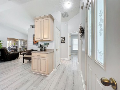 Beautifully Updated 2BR + Den + Florida Room in Golfview Village on Plantation Golf Club in Florida - for sale on GolfHomes.com, golf home, golf lot