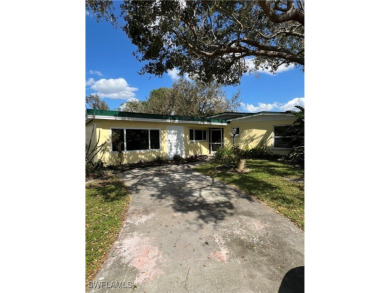 Welcome to your dream home! Located in a quiet Fort Myers on Fort Myers Country Club in Florida - for sale on GolfHomes.com, golf home, golf lot