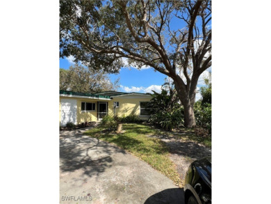 Welcome to your dream home! Located in a quiet Fort Myers on Fort Myers Country Club in Florida - for sale on GolfHomes.com, golf home, golf lot